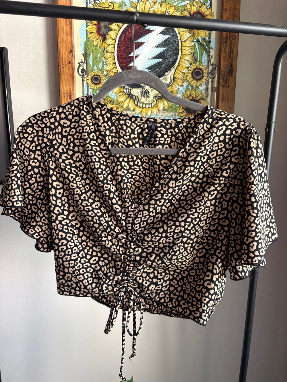 Leopard v neck crop top